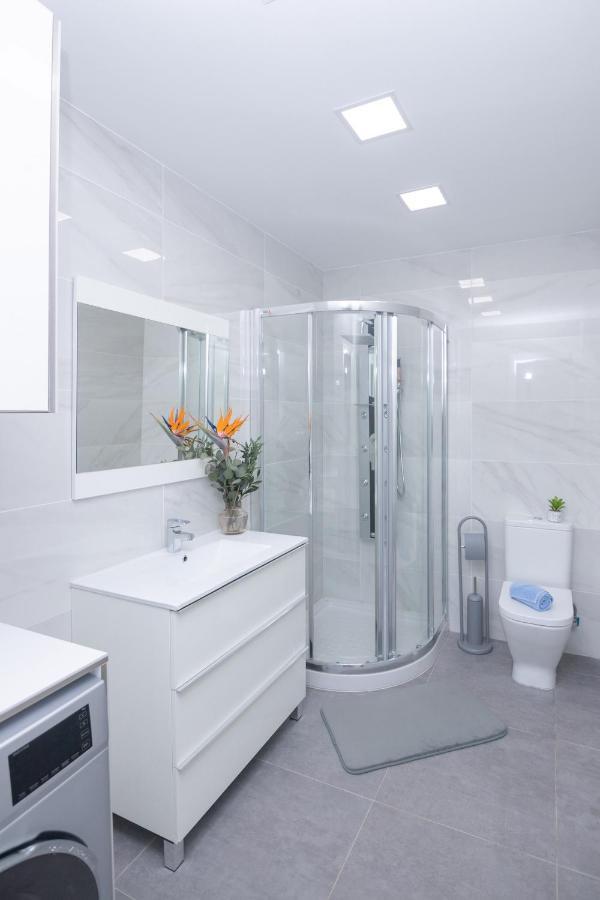 Urban 3 Beachfront By Holidays Apartamento