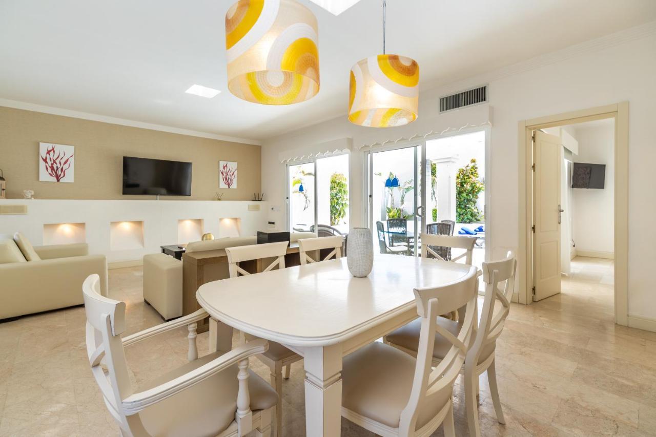 Villa 913 *