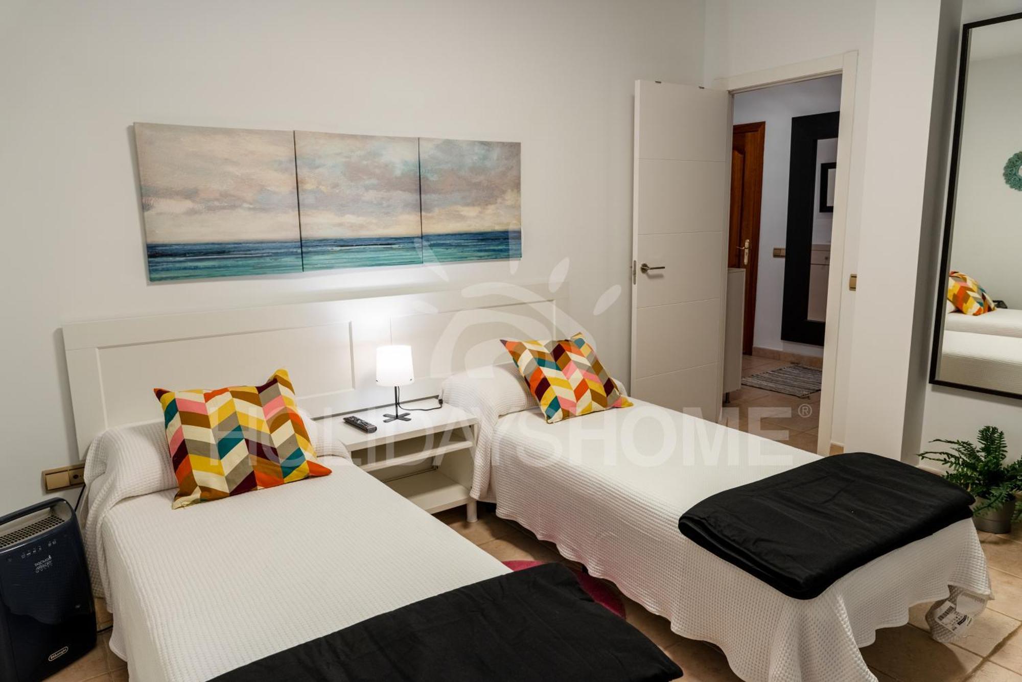 Oasis Beachfront By Holidays *