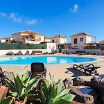 Oasis Desert - Holiday Home With Pool & Garden Near Corralejo And Lajares