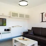 Casa Lucien - Newly Refurbished Apartment With Swimming Pool - Ideal For Couples