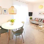 Casa Lea - Central, Cozy And Right By The Beach