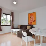 Book Jet - Oasis Pool View Apartment