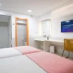 Oceanside Luxury Loft - Fast Wi-Fi - Workstations