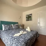 Olympia House Lovely, Close To Town And Beaches With Private Pool & Fast Wifi