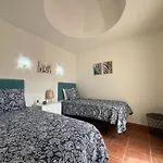 Olympia House Lovely, Close To Town And Beaches With Private Pool & Fast Wifi