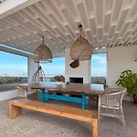 Hélène Holidays&Retreats