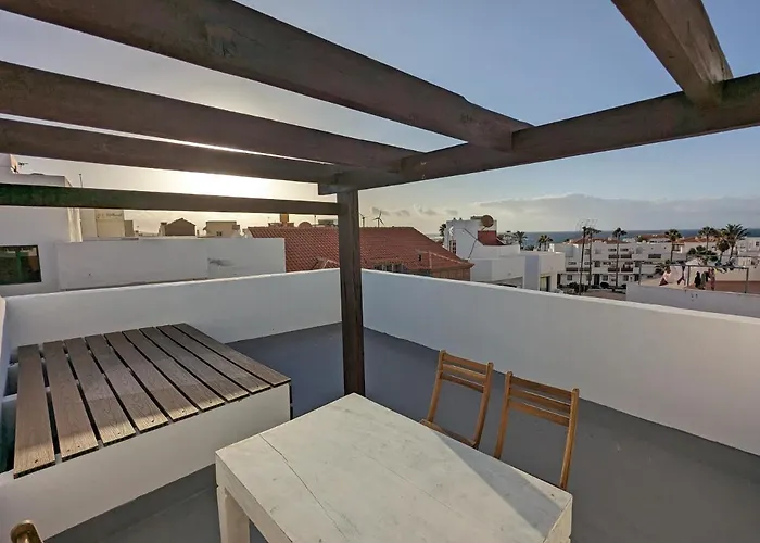 Casa Vista Surf - Beautiful Apartment W/ Terrace & Balcony