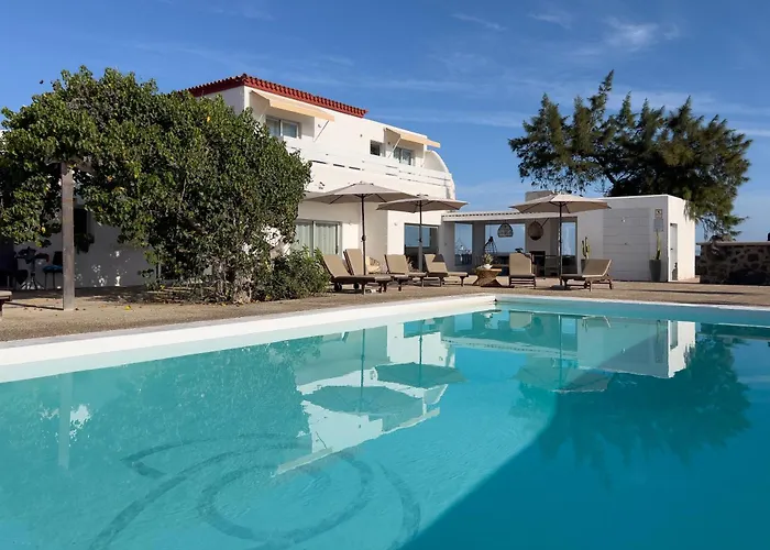 Hélène Holidays&Retreats