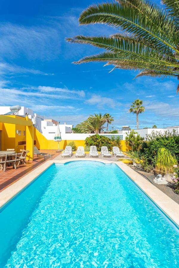 Mariposas Villa *
