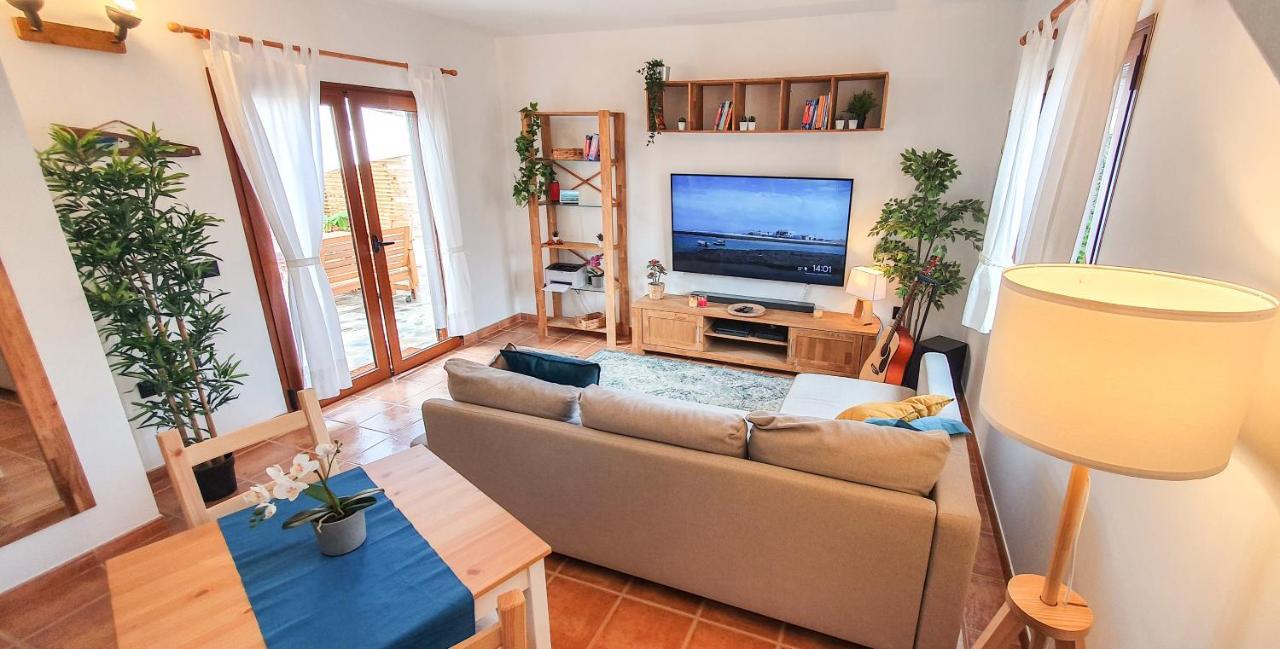 Oasis Desert - With Pool & Garden Near And Lajares Ferienhaus *