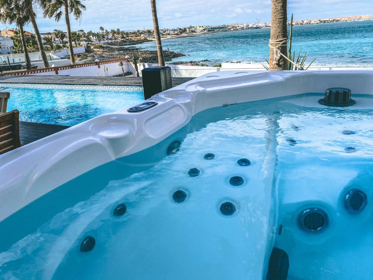 Flamencos By Veaco- Beachfront & Pool Villa *