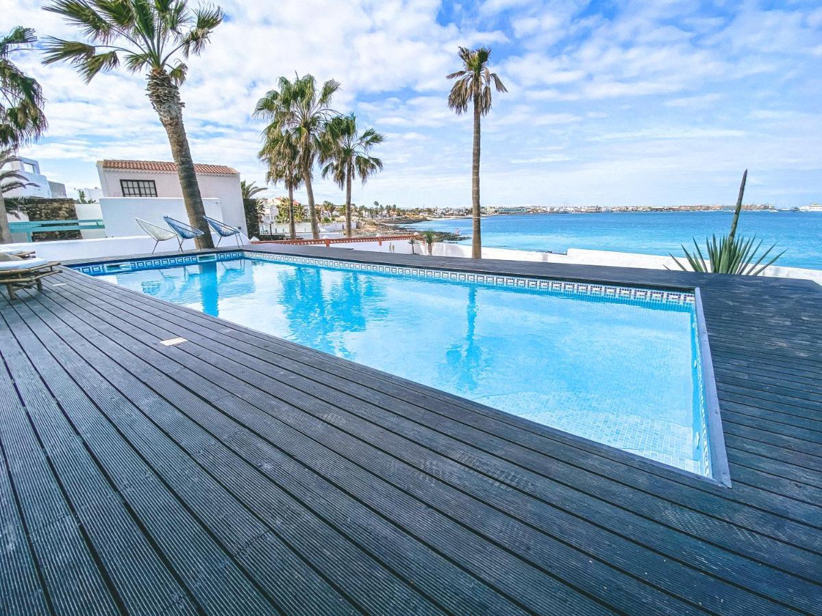 Villa Flamencos By Veaco- Beachfront & Pool Corralejo