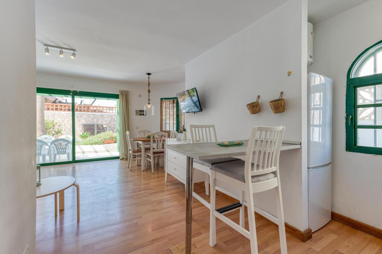 Homeforguest With Pool And Terrace 1 Min From The * Corralejo