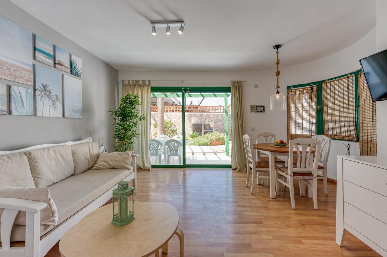Homeforguest With Pool And Terrace 1 Min From The Apartment Corralejo