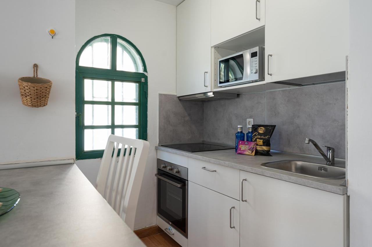 Homeforguest With Pool And Terrace 1 Min From The Apartment *