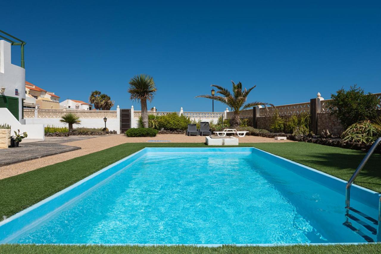 Homeforguest With Pool And Terrace 1 Min From The Corralejo