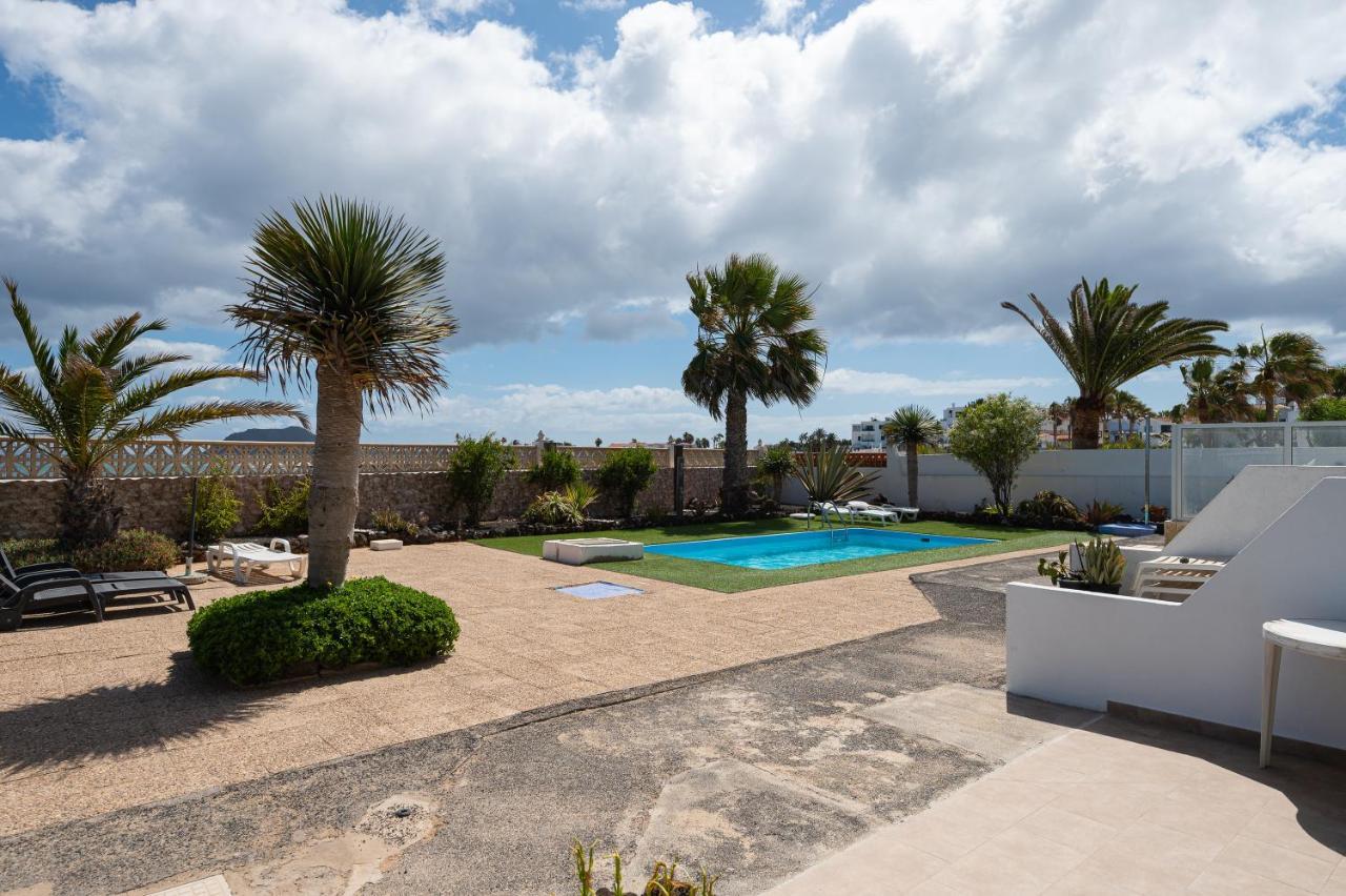 Homeforguest With Pool And Terrace 1 Min From The * Corralejo