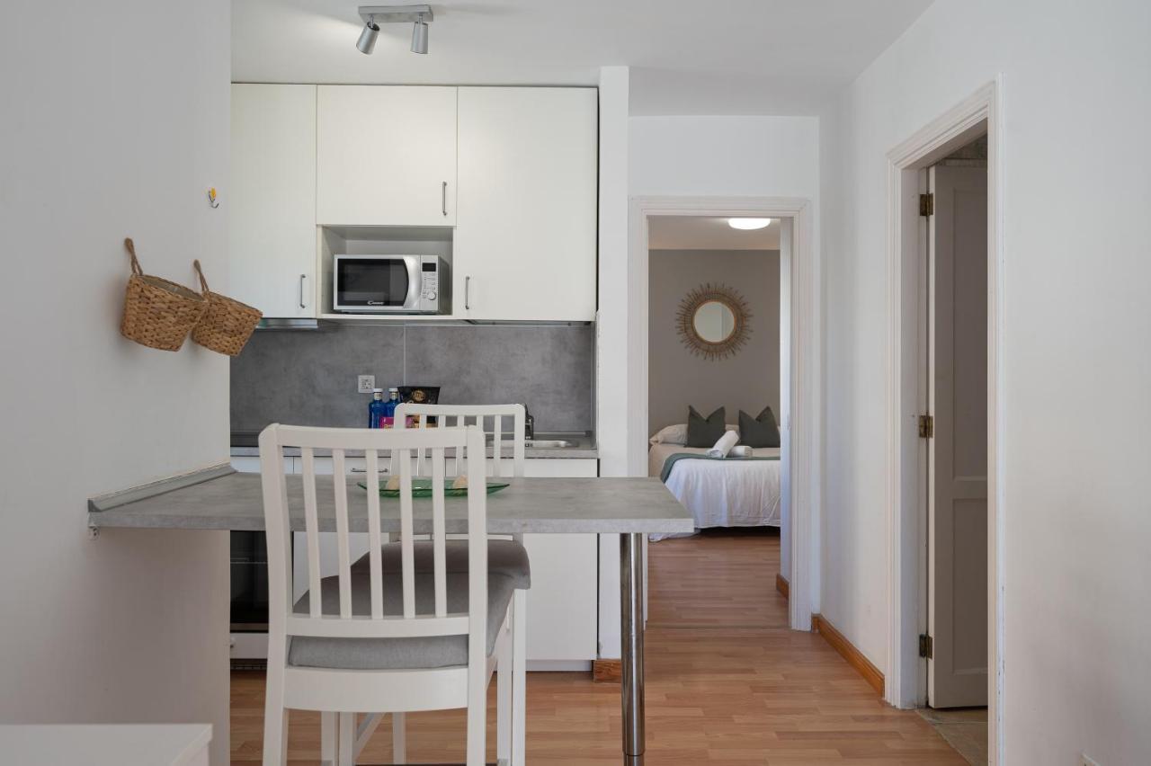 Apartment Homeforguest With Pool And Terrace 1 Min From The