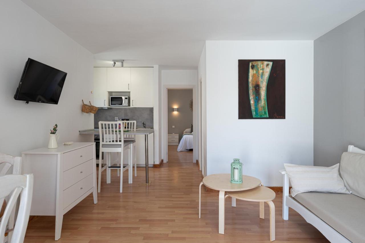 Apartment Homeforguest With Pool And Terrace 1 Min From The