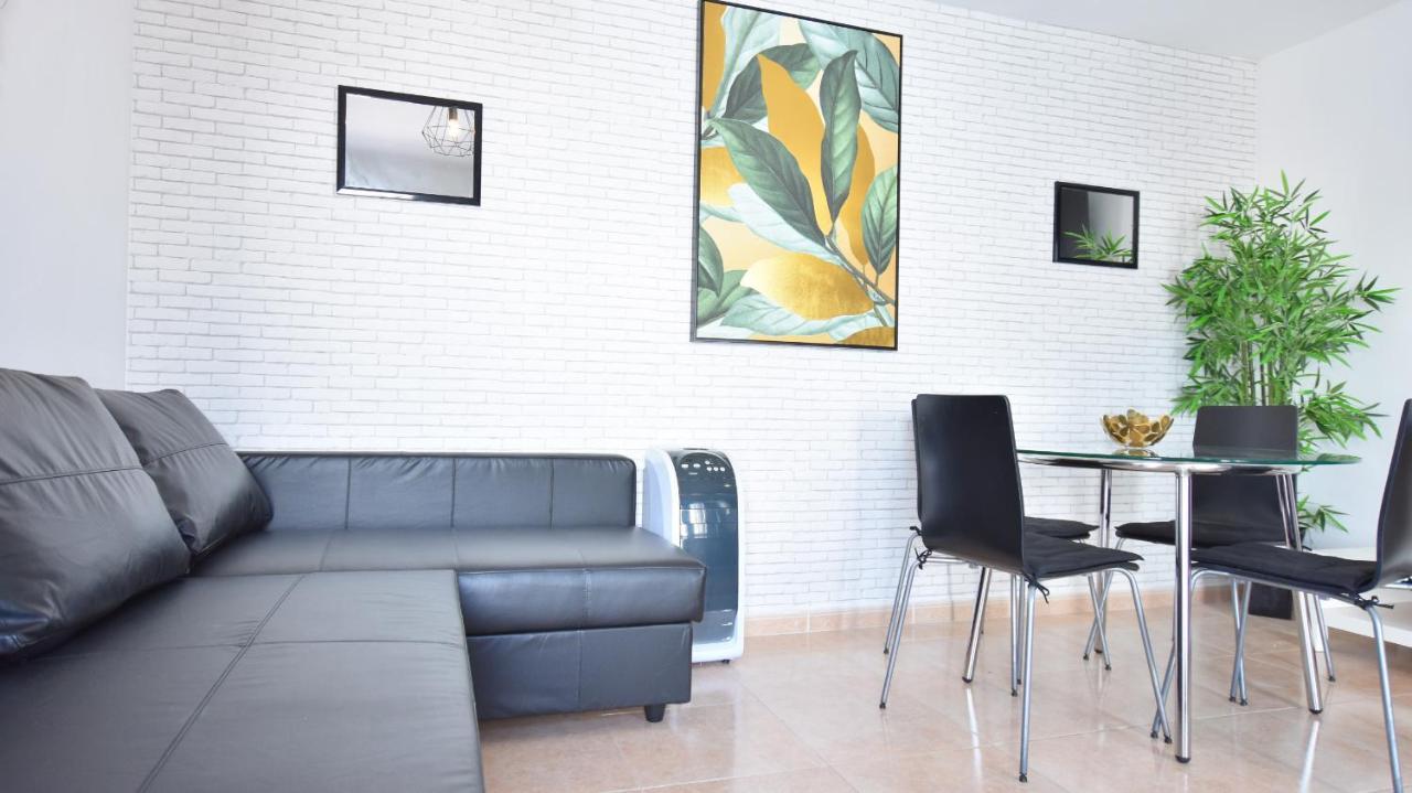 Book Jet - Oasis Pool View Apartment *