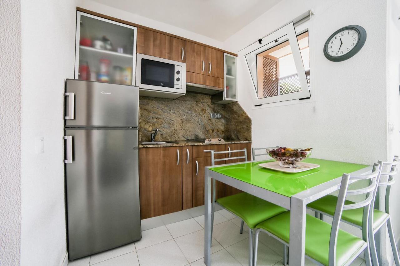Apple Dunes With Pool By Holidays Apartment