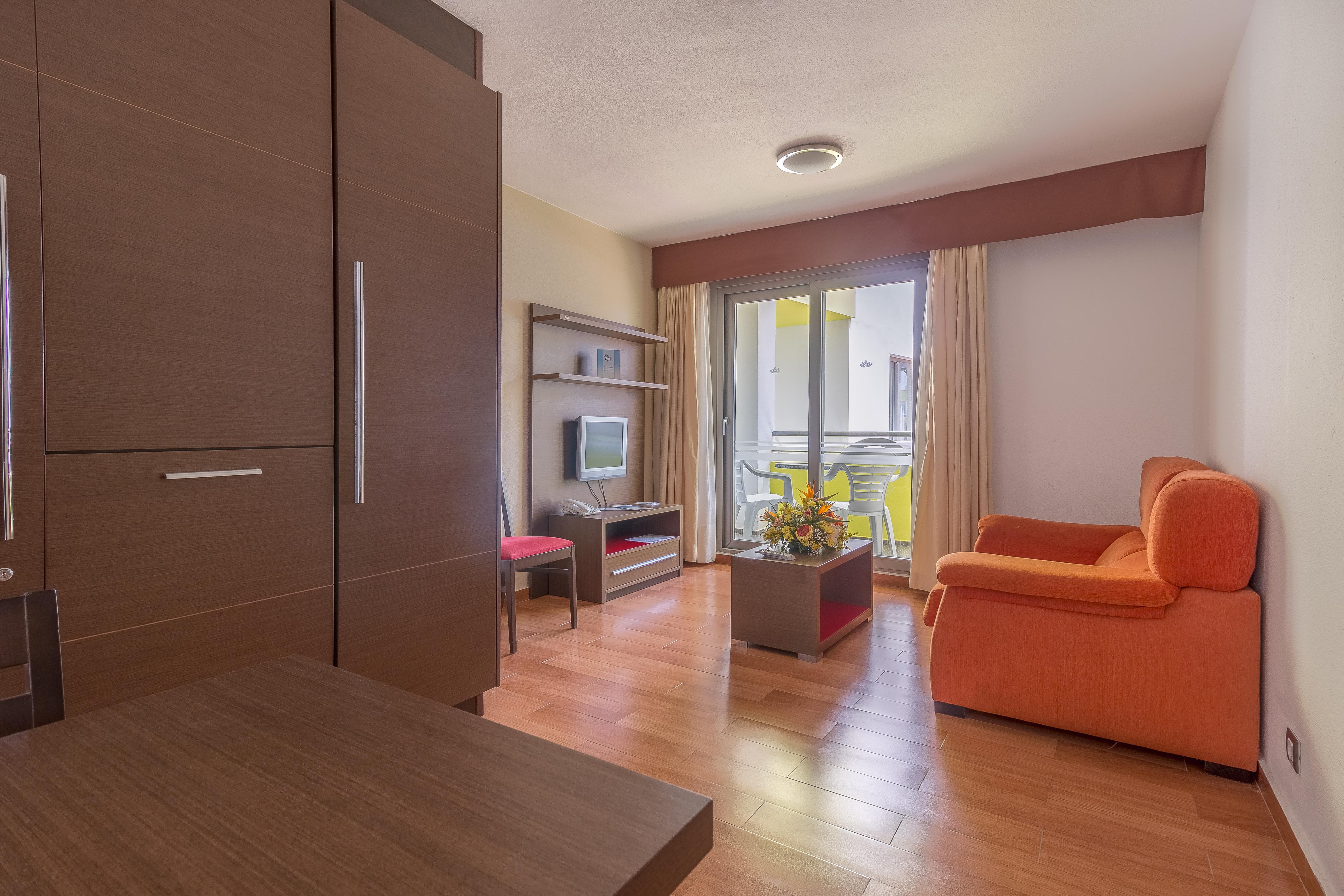 Hotel The 4*