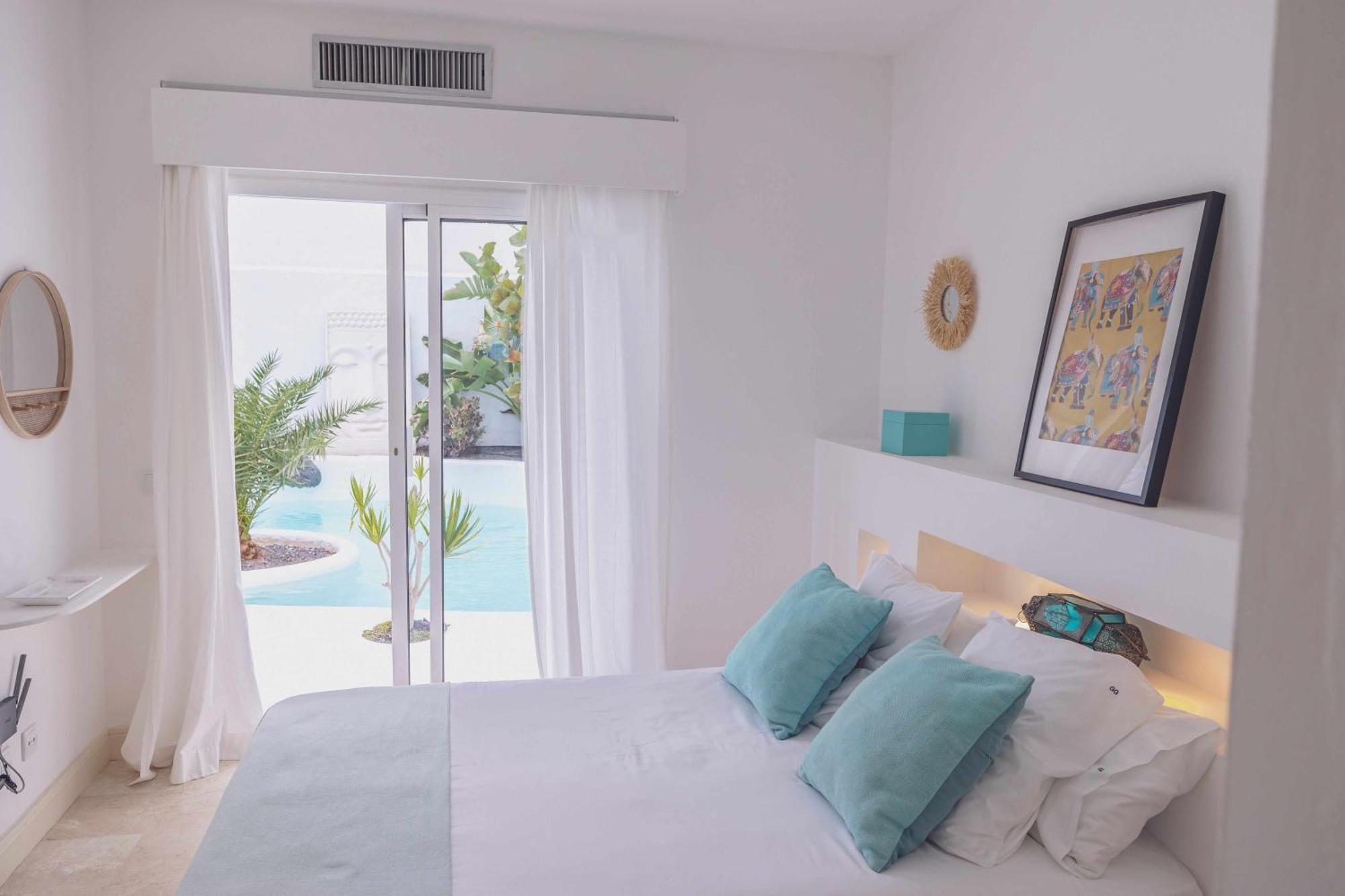 Guajara Piscina Climatiz Jacuzzi 714 * Corralejo