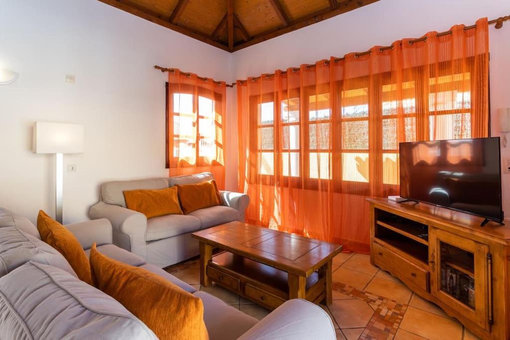 Villa Helen - Heated Pool Wifi Smarttv Barbecue