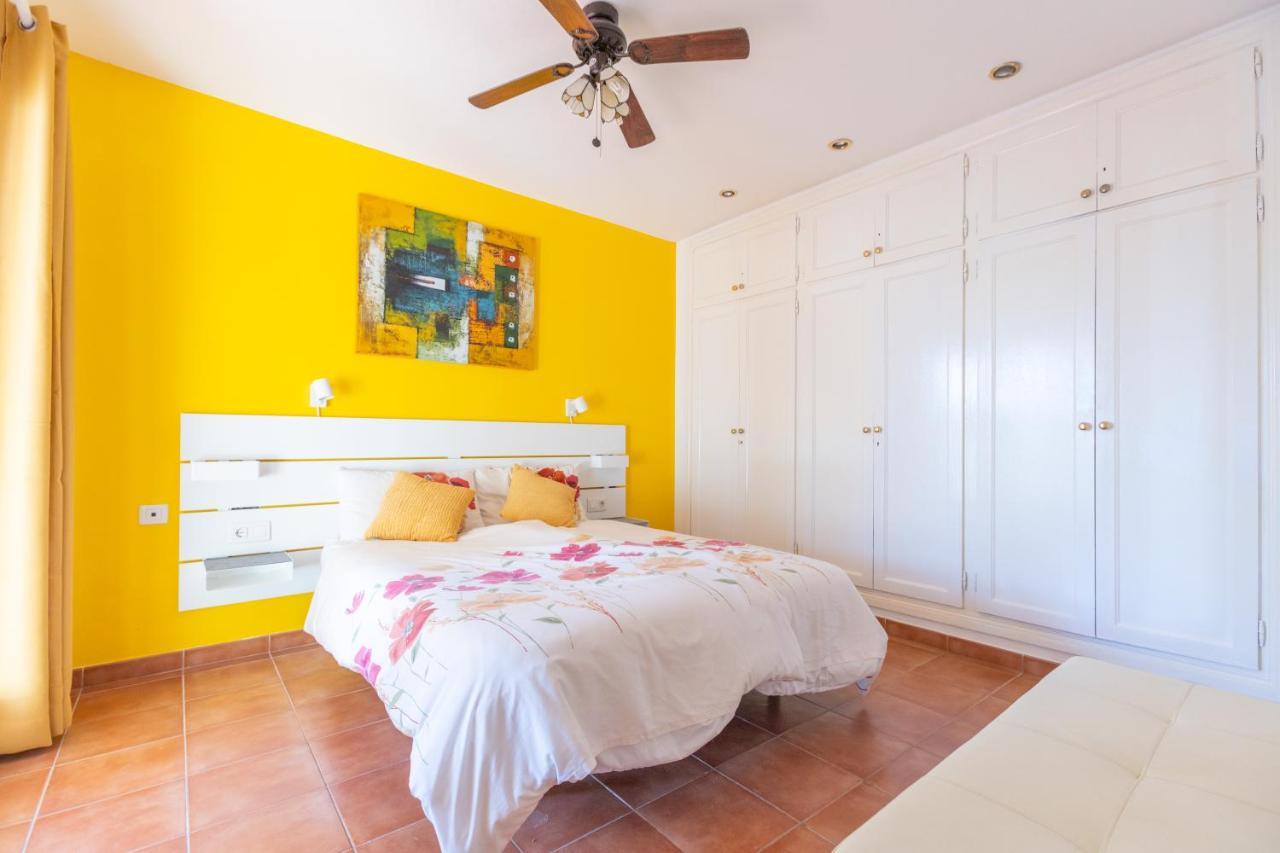 Villa Private With Heated Pool & Terrace View