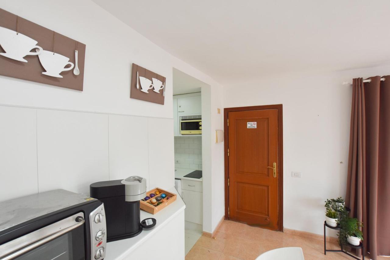 Book Jet - Oasis Pool View Apartment
