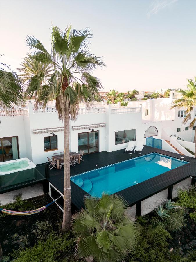 Flamencos By Veaco- Beachfront & Pool * Corralejo