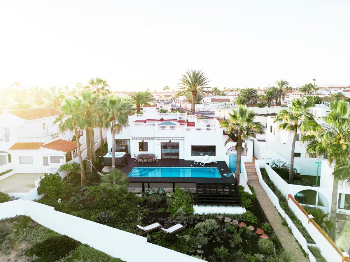 Villa Flamencos By Veaco- Beachfront & Pool Corralejo