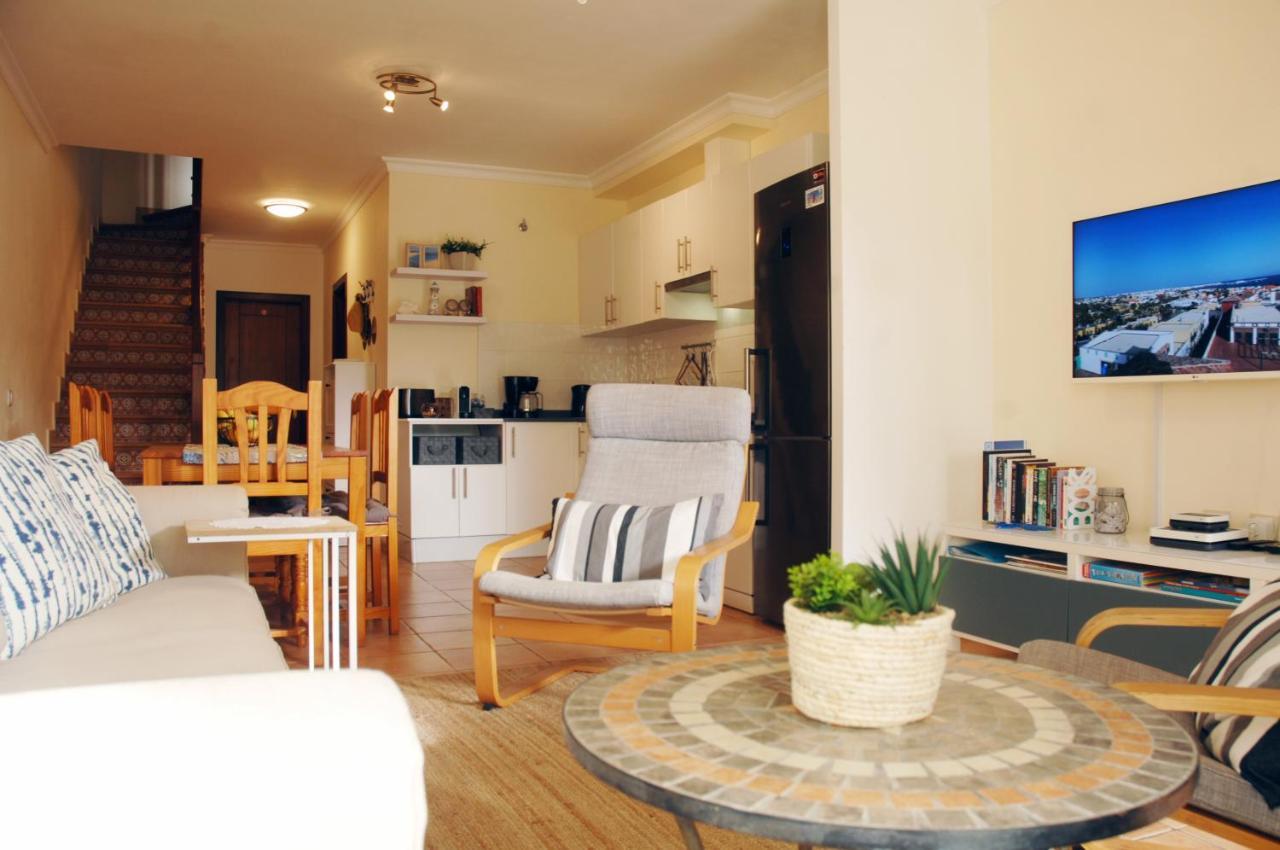 Villa Townhouse El Sultan, 6 Sleeps, Wi-fi & Tv Package