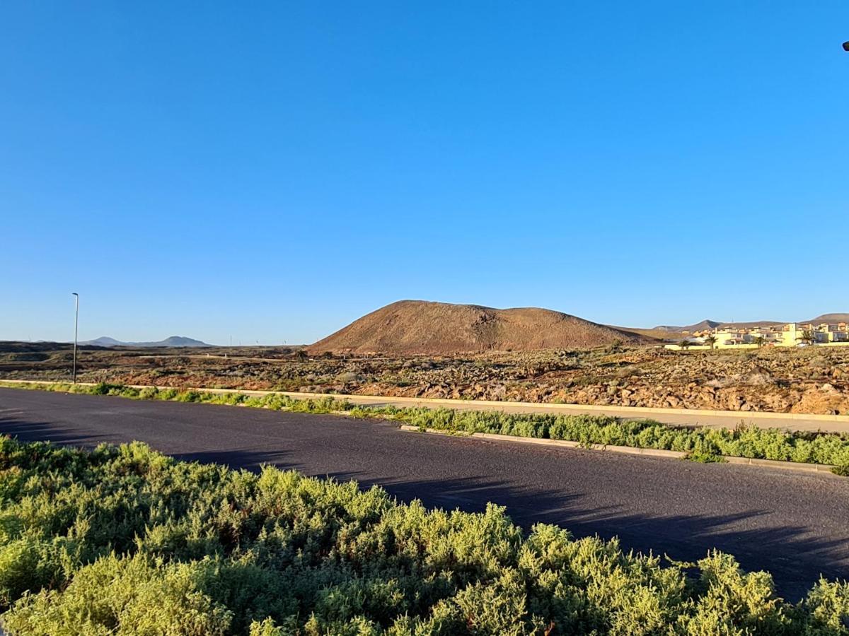 Apartment Casa Zalla 110m2, 200m2 Garden, Pool, 1gb Wi-fi, Private Parking Corralejo