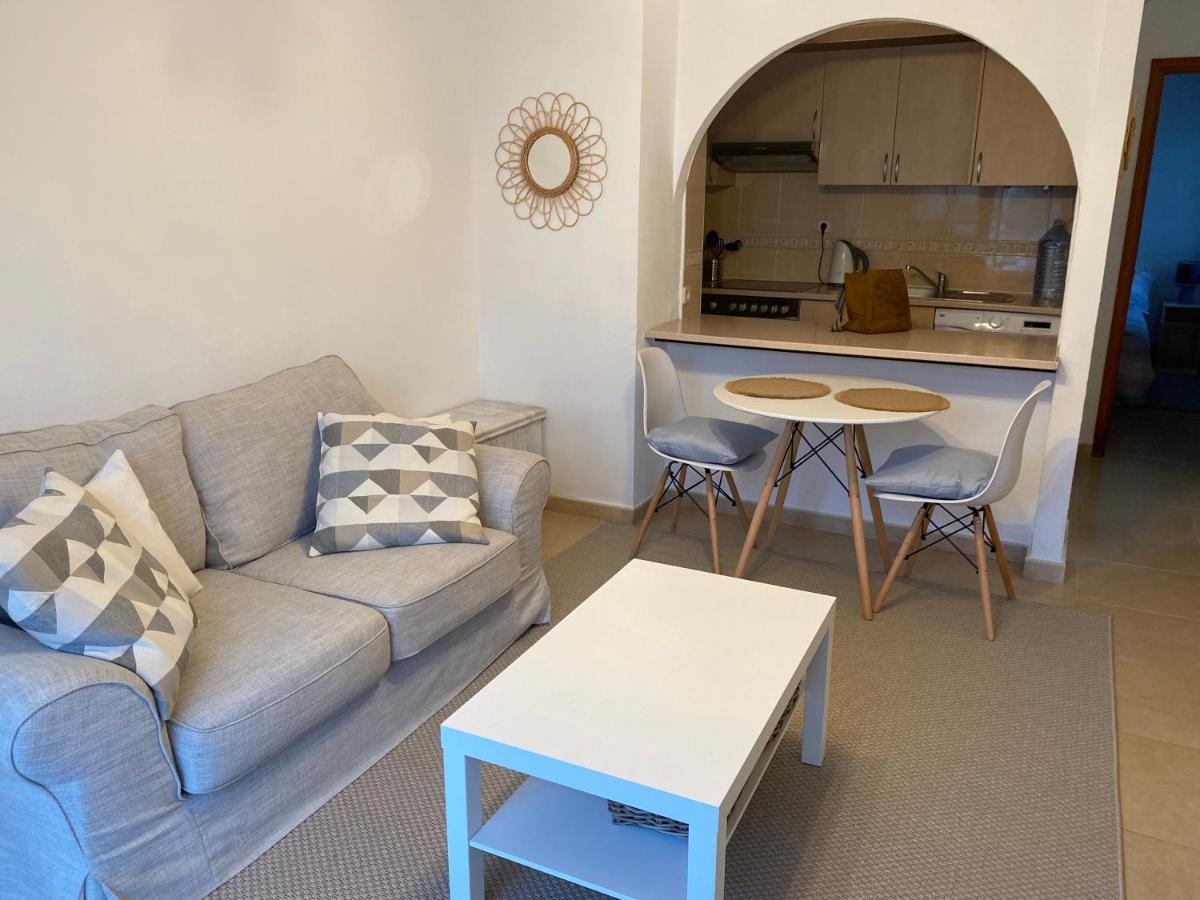 Estrella Del Mar 8. 1 Bedroom With Pool And Gardens 300 Metres From The Corralejo