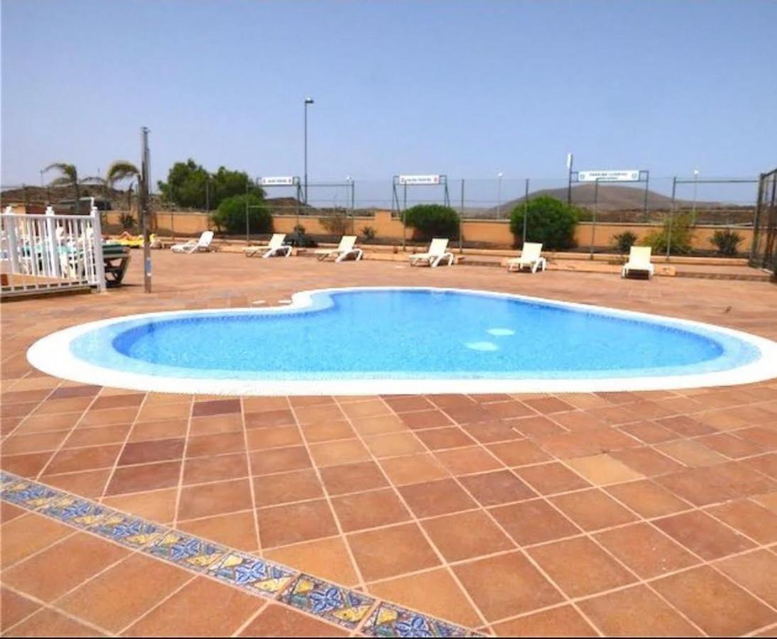 Brisas Fuerteventura: Optic Fiber,solarium,bbq