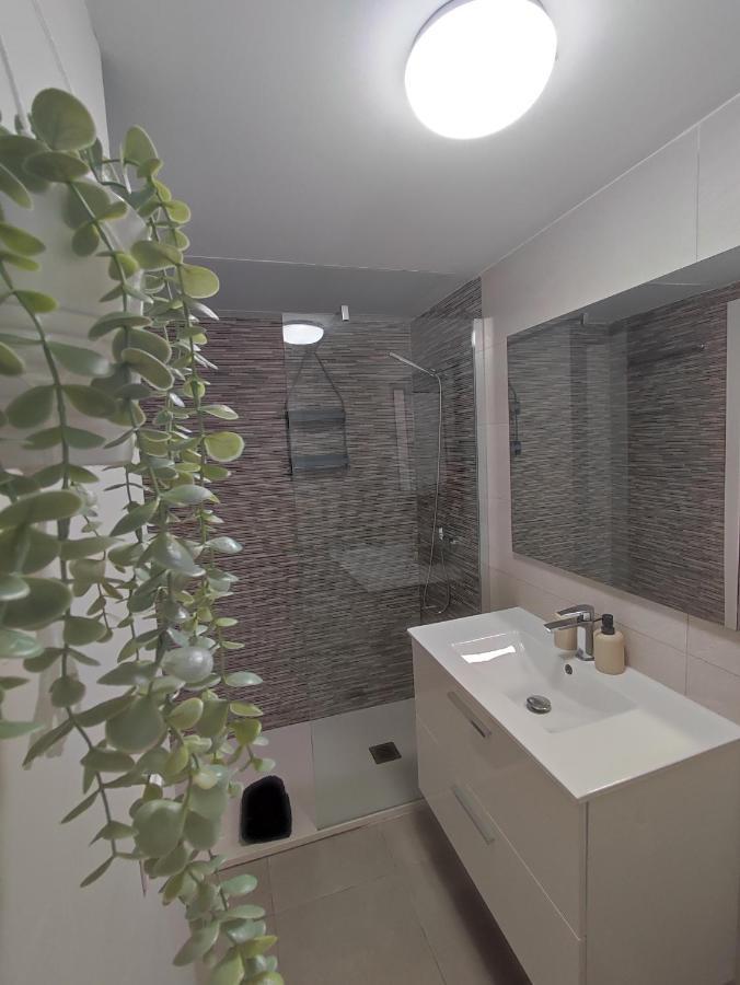 Blue Ocean Corralejo: Sunny Terrace, Pool, Wifi Apartment