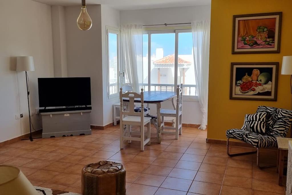 Gilda: Beautiful Spacious Apartment. Seaview From Rooftop Terrace * Corralejo