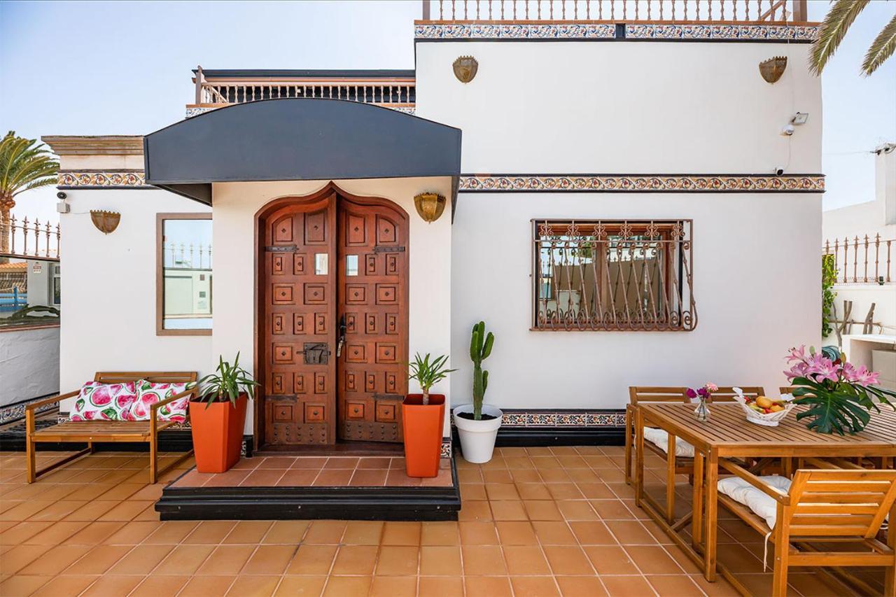 Bay Beachfront By Holidays Villa *