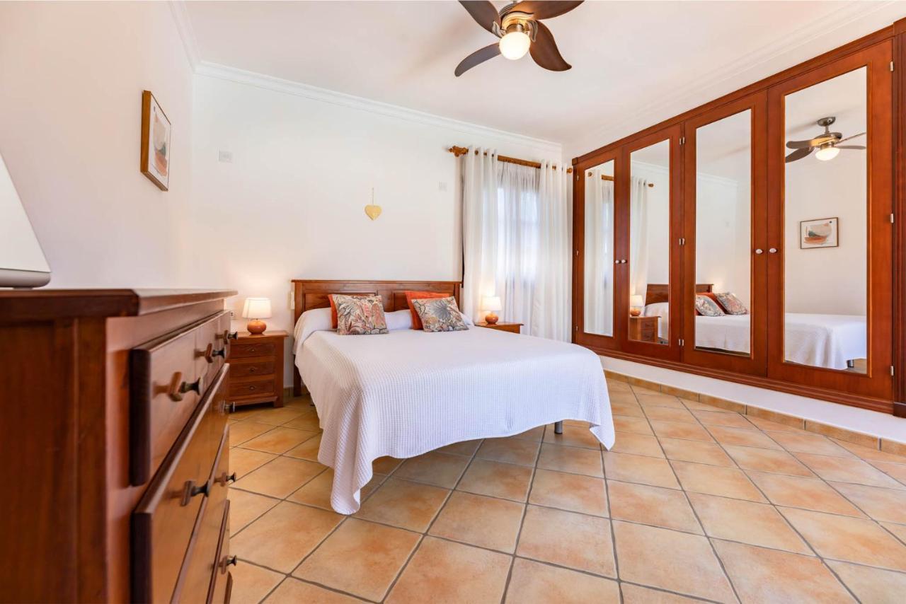 Villa Relax 2 Private Pool By Holidays