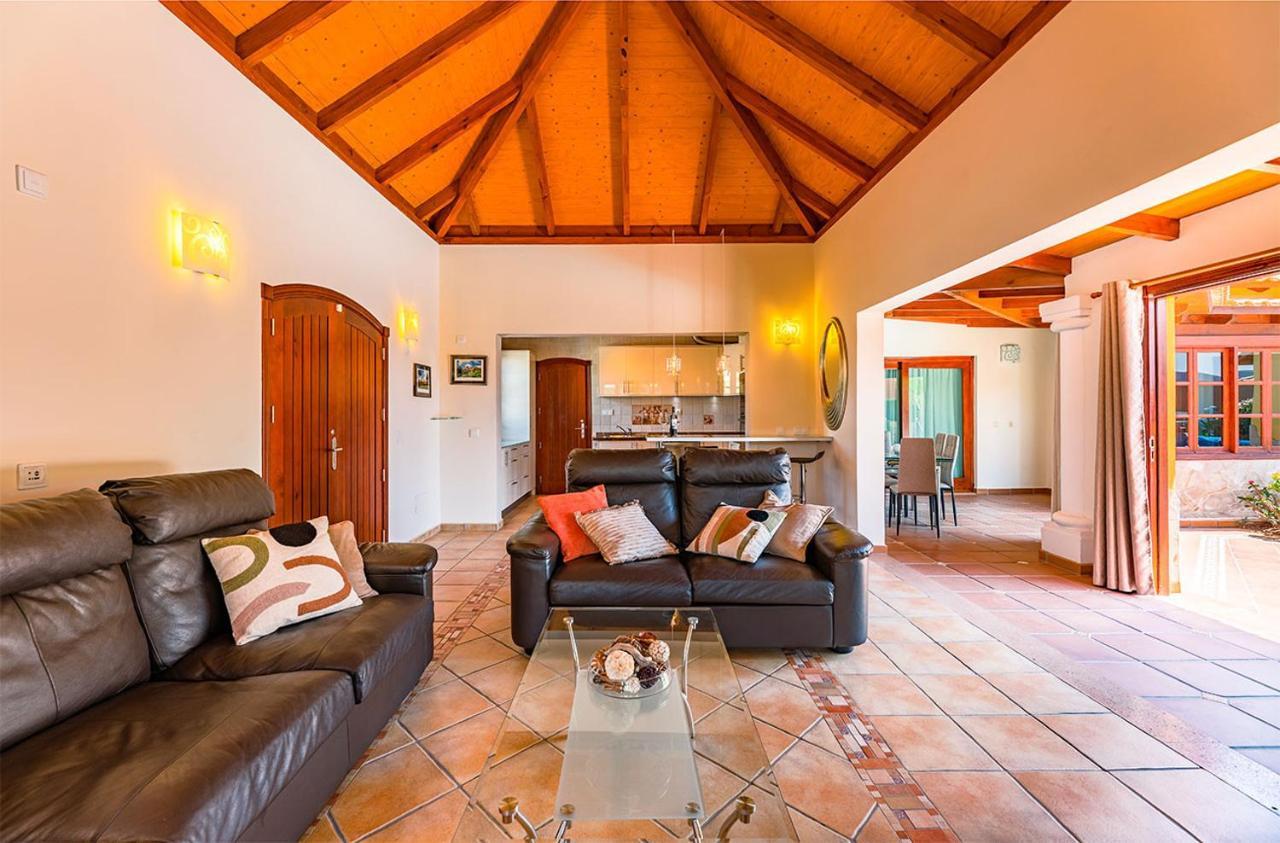 Villa Relax 2 Private Pool By Holidays