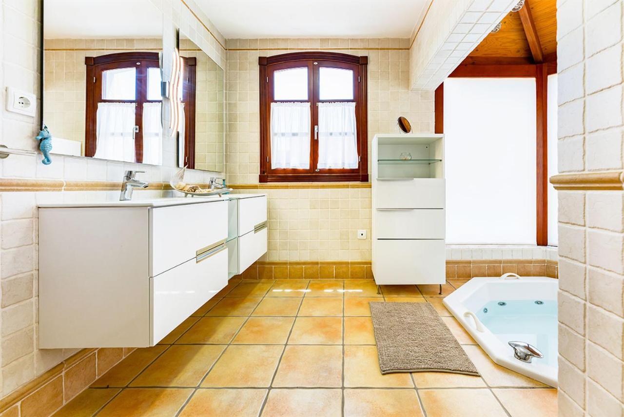 Villa Relax 2 Private Pool By Holidays
