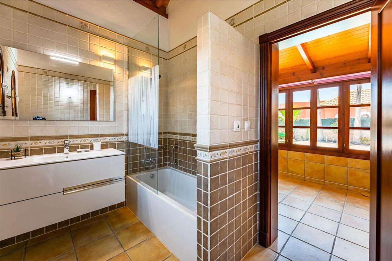 Relax 2 Private Pool By Holidays Villa *