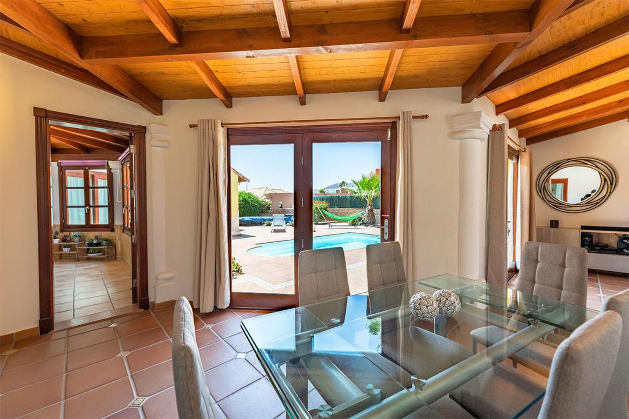 Relax 2 Private Pool By Holidays Villa Corralejo