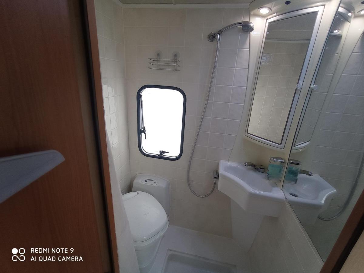 Camper To Beautiful Island Campsite *