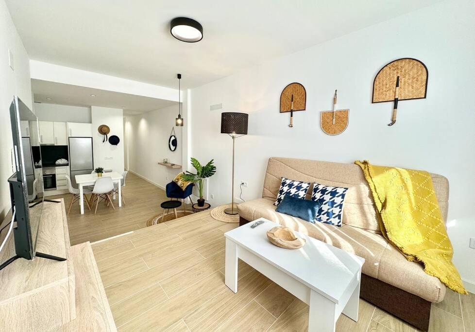 Apartment La Gofio En El Centro De Corralejo, Dos Habitaciones, Dos Banos, Terraza Privada Y Wi-fi