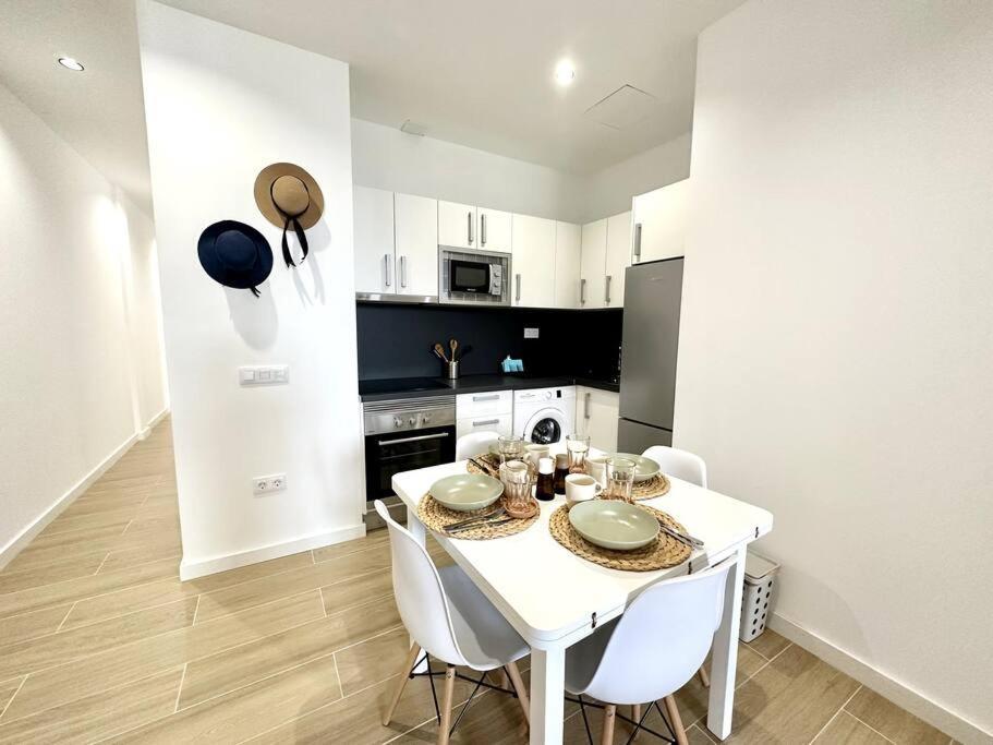 Apartamento La Cotufa En El Centro De Corralejo, Dos Con Dos Banos, Terraza Privada Y Wifi