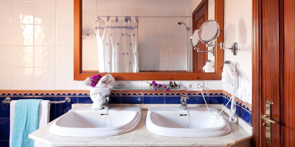 Chemas Hotel
