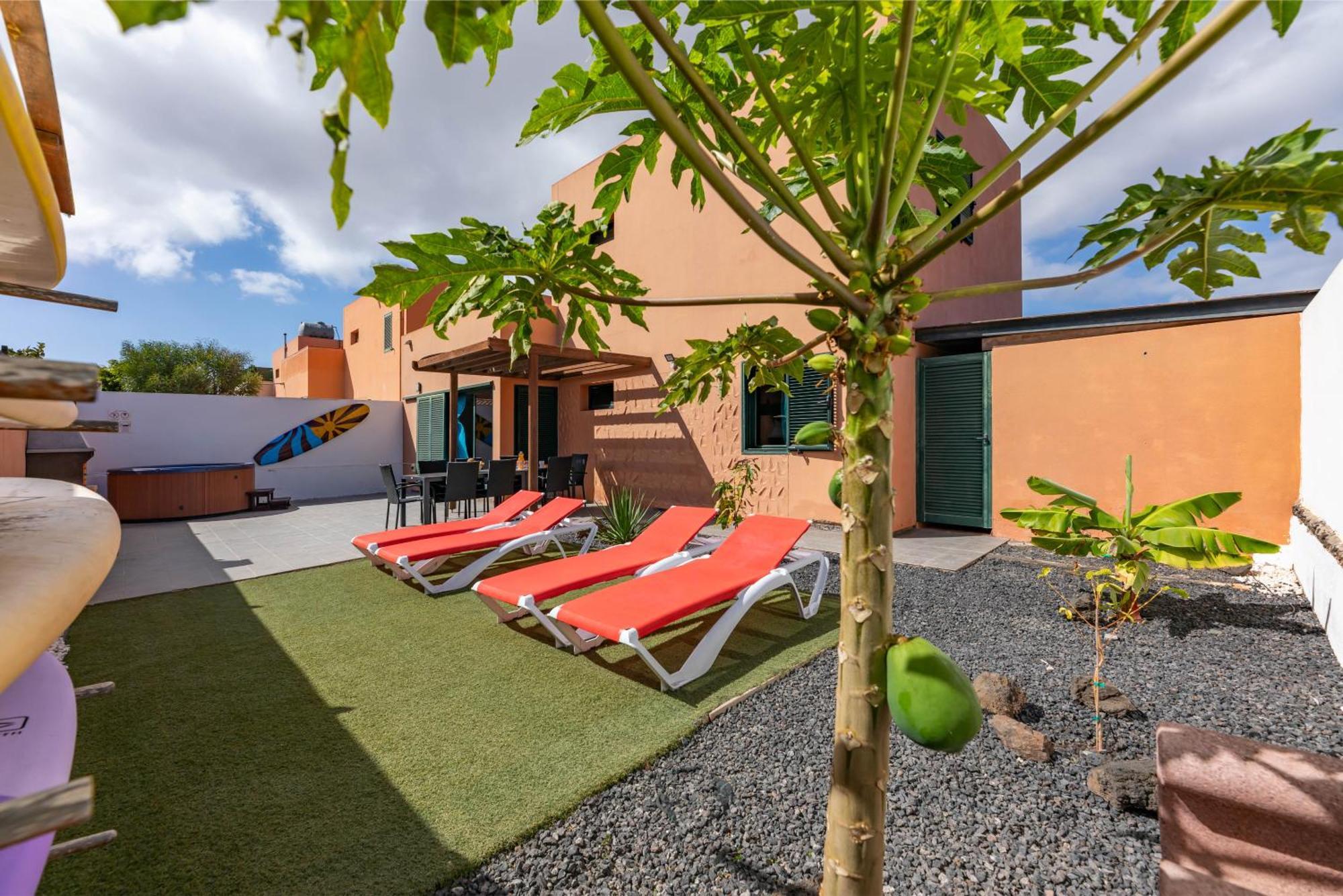 Sunrise Surf House, Big Garden, Hot Tub, Parking, Super-fast Free Wi-fi